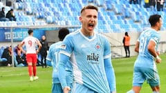 Ivan Saponjic celebra un gol con el Slovan de Bratislava.