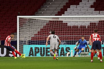 2-1. Luis Suárez marcó de penalti el segundo gol.