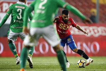 Misael Dávila y su zurda hiperlaxa ante Audax Italiano.