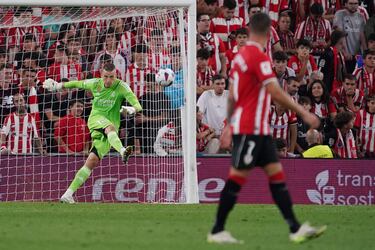 El Athletic se lo pone fácil a Lunin