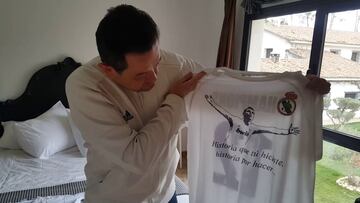 Roncero enseña su colección de camisetas históricas: una auténtica pasada