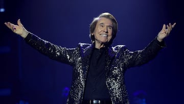 Spanish singer Raphael, 80, performs during his Victory tour in celebration of a career that spans over 60 years, in Madrid, Spain, December 16, 2023. REUTERS/Isabel Infantes