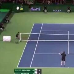 ¡Lo dejan jugar un punto ante Federer y hace doble falta!