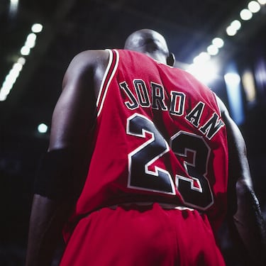 One-of-a-kind Michael Jordan jersey fetches huge price at auction