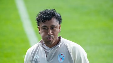 El mediocentro peruano Renato Tapia, durante un entrenamiento del Celta.