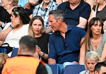 Joaqu¨ªn Prat y Alexia Pla asisten al concierto de Luis Miguel en el estadio Santiago Bernab¨¦u.