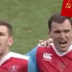 Ponen a la selección rusa el himno de la URSS... ¡y lo cantan con todo!