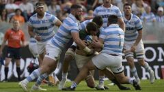 South Africa's Springboks lock Lood De Jager (C) is tackled by Argentina's Los Pumas flanker Marcos Kremer (2-L), N8 Pablo Matera (back) and prop Nahuel Tetaz Chaparro during the Rugby Championship match Argentina's Los Pumas at Libertadores de America stadium in Avellaneda, Buenos Aires on September 17, 2022. (Photo by JUAN MABROMATA / AFP) (Photo by JUAN MABROMATA/AFP via Getty Images)