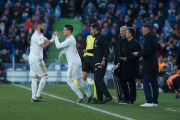 Jovic comes on for Benzema in the 3-0 win against Getafe.