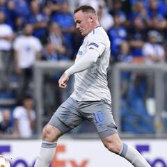 Mourinho elogia a Rooney antes de su regreso a Old Trafford