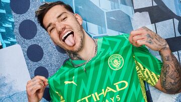 PUMA y el Manchester City presentan la nueva primera equipación para la temporada 2023/24 que conmemora las dos décadas del traslado del Club al Etihad Stadium. Rinde homenaje a las características icónicas del Etihad Stadium y está inspirada en la camiseta que el equipo usó durante la primera temporada en su nuevo estadio.