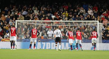 1-1. Dani Parejo marcó de penalti el primer tanto.