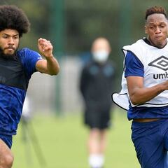 Yerry Mina, con el reto de frenar al goleador de la Premier