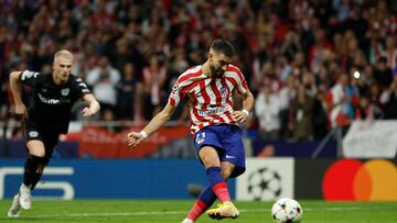 Soccer Football - Champions League - Group B - Atletico Madrid v Bayer Leverkusen - Metropolitano, Madrid, Spain - October 26, 2022  Atletico Madrid's Yannick Carrasco misses a penalty REUTERS/Susana Vera