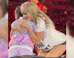 Taylor Swift rinde homenaje a Kobe Bryant y sube a su hija al escenario