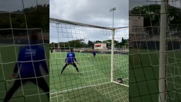 El desafío de remates de Vidal a un arquero juvenil del Barça