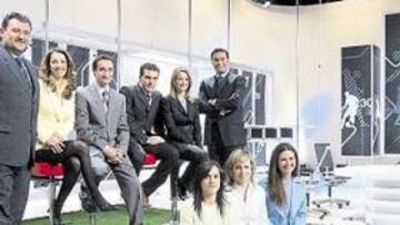 <b>UN PATROCINADOR PAGARÁ 30 MILLONES AL CANAL BLANCO</b>. Fuentes de Realmadrid TV confirmaron que este reajuste presupuestario no frenará la proyección del canal dado que están cerca de cerrar el acuerdo con un patrocinador que nos pagará más de 30 millones de euros. Hay dos ofertas en la mesa, pero el club está cerca de anunciar cuál es el elegido.