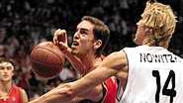 DUELO ESTELAR. Gasol y Nowitzki protagonizaron una batalla particular de altísima calidad.