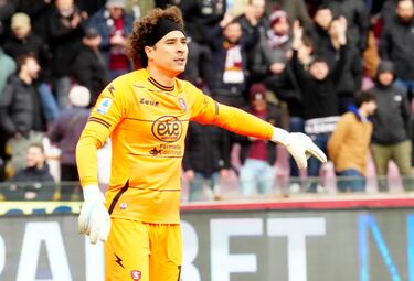 Guillermo Ochoa colgó su primer cero en Italia