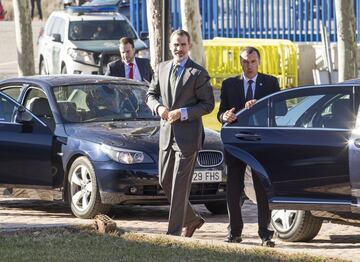 Los Reyes Felipe VI y Letizia visitaron la sede de la compañía Joma Sport en la localidad toledana de Portillo. La ministra de Defensa María Dolores de Cospedal y el presidente de Castilla-La Mancha Emiliano García-Page acompañaron a los monarcas.