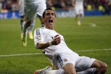  Angel Di Maria celebrando el gol que acaba de anotar al Almería