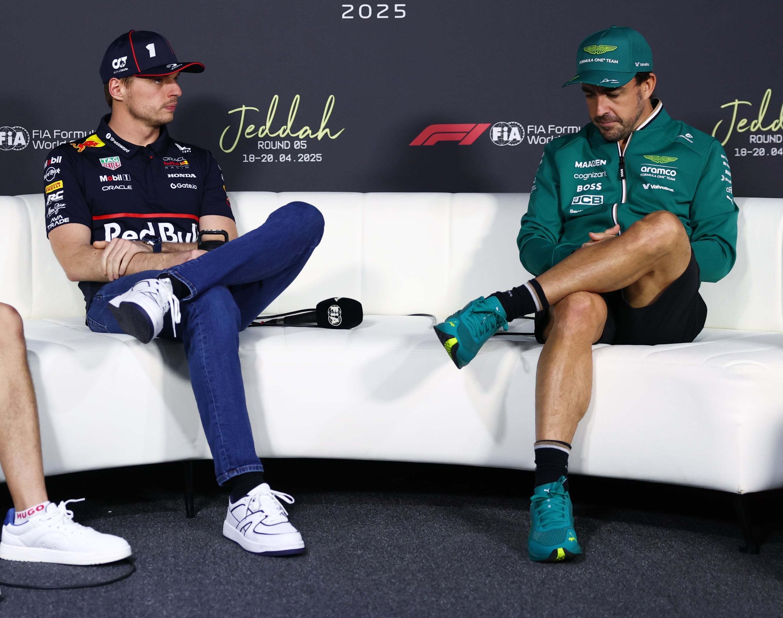 Max Verstappen y Fernando Alonso, juntos en una rueda de prensa.