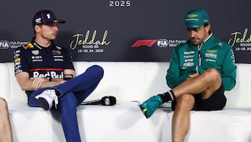 Max Verstappen y Fernando Alonso, juntos en una rueda de prensa.