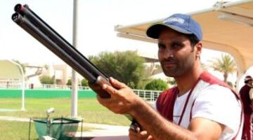 Nasser Al-Attiyah. El jeque qatarí ha corrido el Rally Dakar y sacó medalla de bronce en el tiro de los Juegos Olímpicos de Londres 2012. 