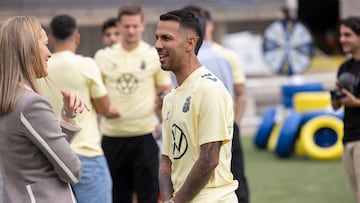 04/12/2025 FUTBOL SEGUNDA DIVISION TEMPORADA 25/26 UD LAS PALMAS Entrega de Vehiculos Domingo Alonso
Jonathan Viera