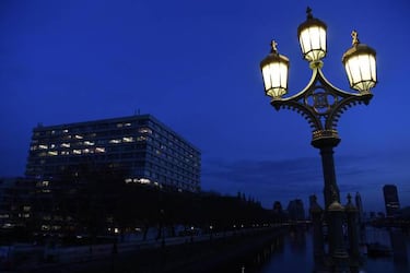UK PM Johnson stable after second night in intensive care