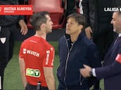 La roja a Almeyda por esta actitud chulesca con el árbitro que pinta a sanción histórica: fíjense en la vena