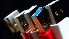 Muchos españoles cometen un error al ignorar esta parte de su puerto USB: lo que realmente significa