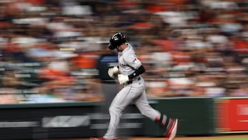 HOUSTON, TEXAS - SEPTEMBER 08: Pavin Smith #26 of the Arizona Diamondbacks rounds third base after hitting a solo home run in the fifth inning against the Houston Astros at Minute Maid Park on September 08, 2024 in Houston, Texas. Tim Warner/Getty Images/AFP (Photo by Tim Warner / GETTY IMAGES NORTH AMERICA / Getty Images via AFP)
