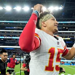 NFL Power Rankings Week 12: Chiefs claim top spot, Dolphins climb during bye and Vikings sink