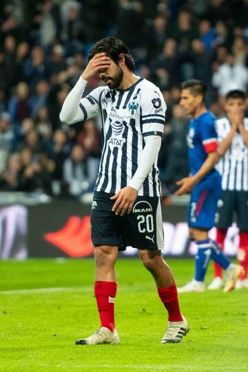 El flamante fichaje del verano, en el que Rayados pagó a Chivas 15 millones de dólares en medio de polémica en el Rebaño, no redituó del todo durante los seis meses. Solo anotó un gol, fue hasta semifinales de Liguilla MX, y durante la fase regular vivió de altibajos y lesiones.