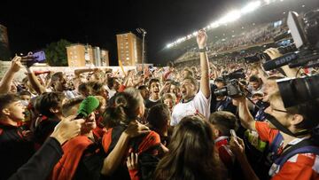 'La Vida Pirata' para celebrar el ascenso y fiestón en la fuente