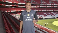 Nelson Semedo moves closer to Barça as Benfica sign replacement