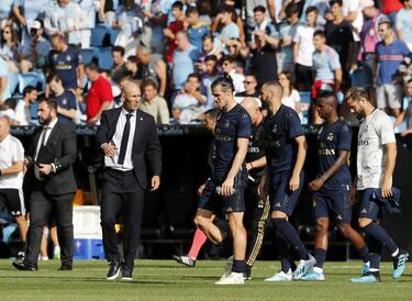 Tras una floja pretemporada, con malos resultados, una lesión de larga duración de Marco Asensio, la grieta cada vez más grande entre Bale y Zidane, todo se presentaba para que fuera una mala campaña madridista. Sin embargo, los brotes verdes aparecieron brevemente en el primer encuentro de los blancos: se impusieron al Celta con un contundente 1-3, con una gran actuación de Gareth Bale. Todo parecía encarrilarse…