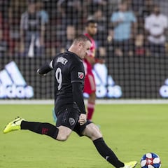 MLS: Wayne Rooney facing stiffer punishment for elbowing rival in the face