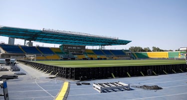 Puesta a punto del Estadio Central del FC Kairat Almaty.