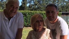 "Dos días antes de morir, en un momento de lucidez, le tomé la mano y le hablé; fue el adiós"