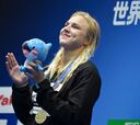 Ruta Meilutyte gana el oro y rebaja su récord del mundo de 50 braza