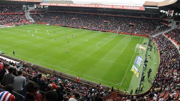 Diego Mariño, el portero gallego del Sporting, aseguró ayer que el equipo "disfruta jugando en El Molinón" ante la afición.
