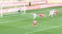 La tijera perfecta que sorprendió en la Tercera División española