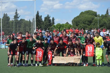 El Salerm celebra el ascenso a Segunda Federaci¨®n