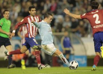 Iago Aspas con el balón. 