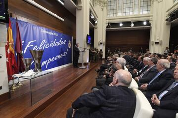 La fiesta del Real Madrid en el Ayuntamiento y Comunidad