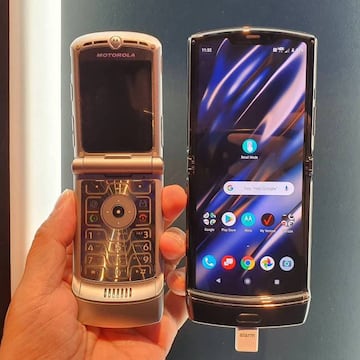 A la izquierda el dise&ntilde;o cl&aacute;sico, a la derecha el nuevo Motorola Razr