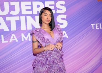 Yail¨ªn La M¨¢s Viral posa en la alfombra roja de los premios Billboard Mujeres Latinas en la M¨²sica 2025.