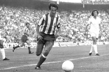 Es el jugador del Atl¨¦tico que m¨¢s partidos ha disputado con el Atl¨¦tico: 551. Marc¨® 113 goles, 14 de ellos en competici¨®n europea. En sus 17 temporadas gan¨® 10 t¨ªtulos con el Atl¨¦tico: tres Ligas, cinco Copas, una Recopa y una Intercontinental. Un todoterreno que se convirti¨® en leyenda del Atl¨¦tico. Adelardo siempre ha dicho que sinti¨® un gran orgullo al levantar el t¨ªtulo de la Intercontinental que proclam¨® al Atl¨¦tico como mejor equipo del mundo.